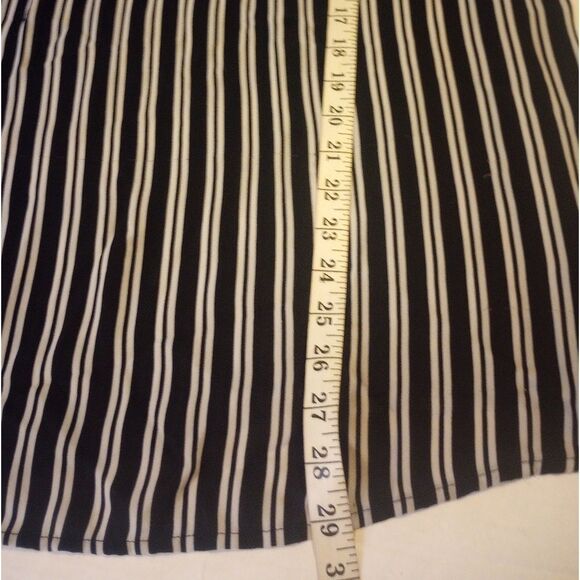 Striped Black and White Blouse with Floral Embroidery - Picture 6 of 7